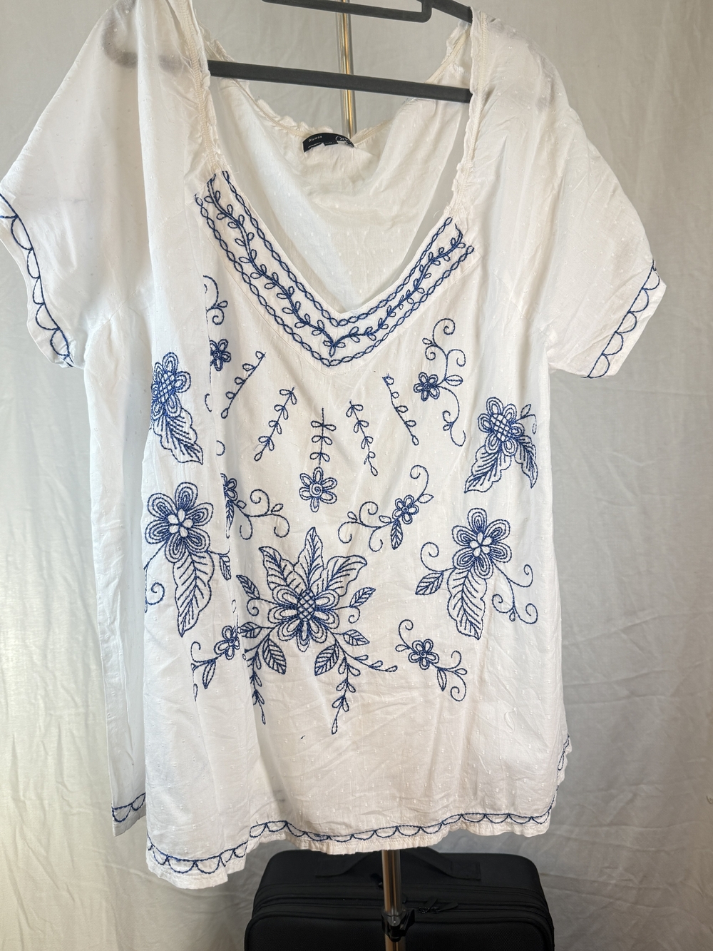 RXB Women's White Peasant Tunic with Blue Floral Embroidery sz 1X